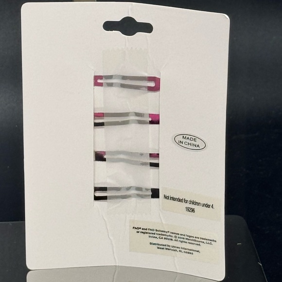 FAO SCHWARTZ Set Of 4 Girl’s Hair Clips - Picture 3 of 3